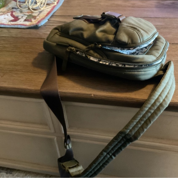 Vera Bradley Handbags - Vera Bradley Cross Body Green